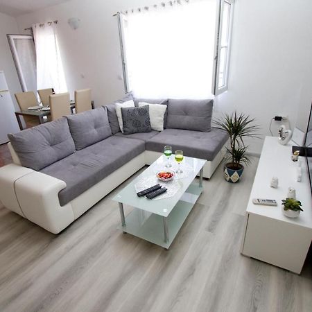 Apartment Toni Макарська Екстер'єр фото