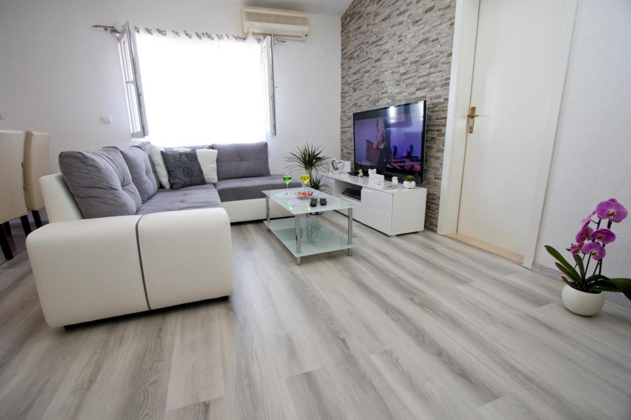 Apartment Toni Макарська Екстер'єр фото